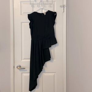 H&M trend black angle cut top